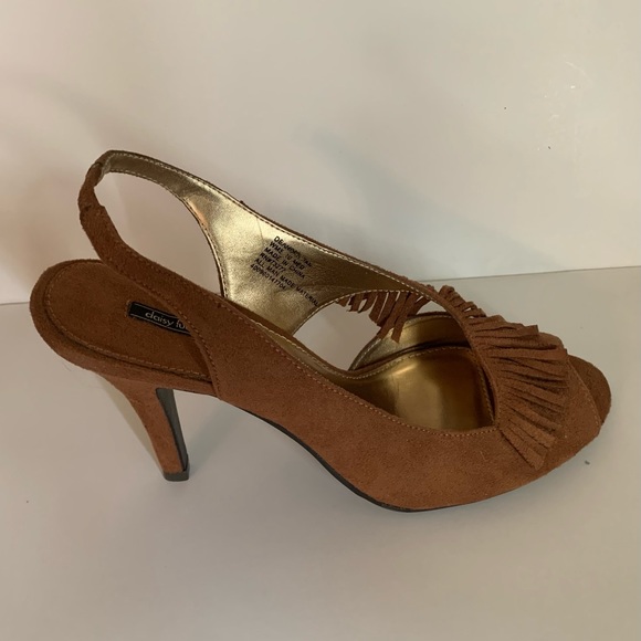 Daisy Fuentes Tasseled Suede Slingback Shoes - Picture 2 of 2